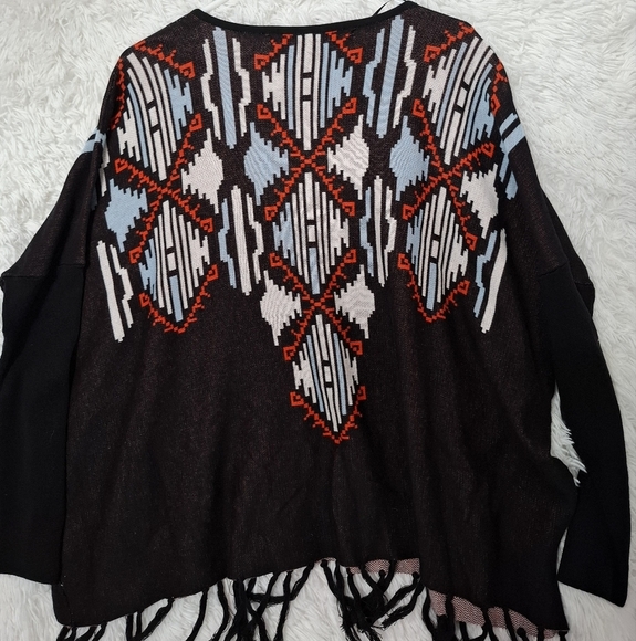 Kensie Women's Fringe Printed Sweater Poncho Black Combo M/L Oversized NWT. - Picture 5 of 11